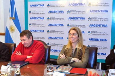 Trabajo conjunto de Industria y Agricultura para restablecer la competitividad en el sector aceitunero