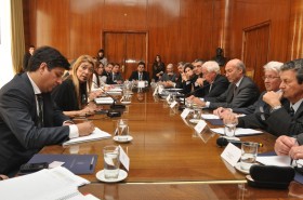 Giorgi reunió a automotrices y autopartistas con productores y forjadores de aceros especiales para avanzar en una mayor integración en esa cadena de valor