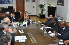 Giorgi reunió a industriales con el embajador de Angola para impulsar la transferencia de tecnología nacional al país africano