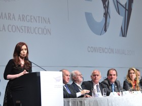 Giorgi acompañó a la Presidenta en la Convención Anual de la Cámara Argentina de la Construcción