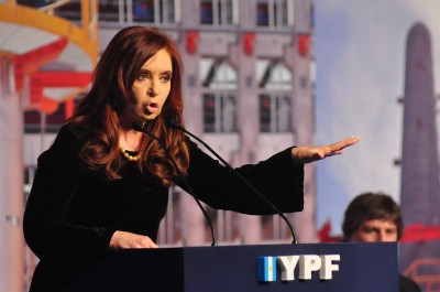 La Presidenta inauguró en Ensenada una planta de refinado de YPF