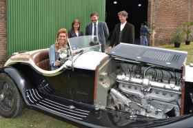 Giorgi visitó a Pursang, la empresa entrerriana que fabrica réplicas de autos y aviones históricos