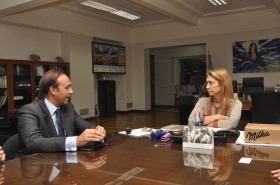 Directivos de Kraft le presentaron a la ministra Giorgi los chocolates Milka producidos en el país, proyecto que demandó una inversión de 25 millones de dólares