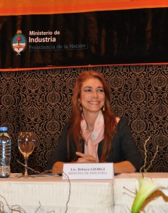 Ministra DÃ©bora Giorgi